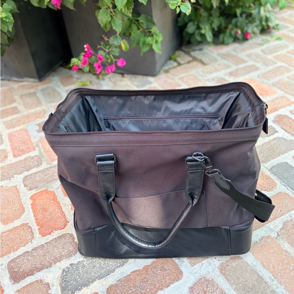 BEIS Weekender Bag - Picture 10 of 11